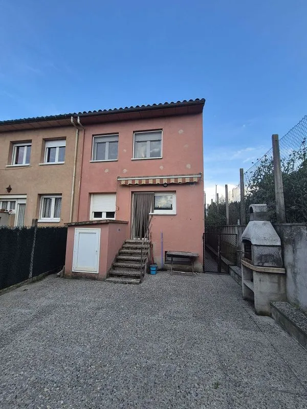 Välivaade - Terraced House with Garden in Masies de Voltregà