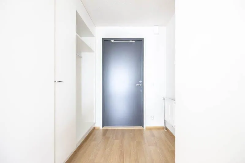 hallway_entrance
