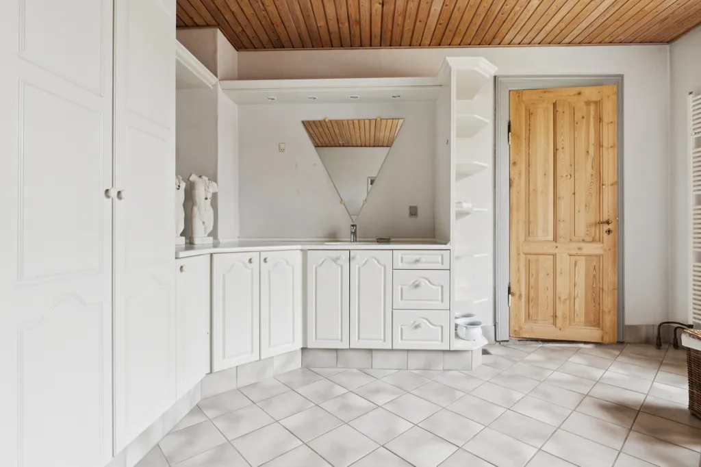 Toad - Classic Farmhouse with Stable in Kosterslev