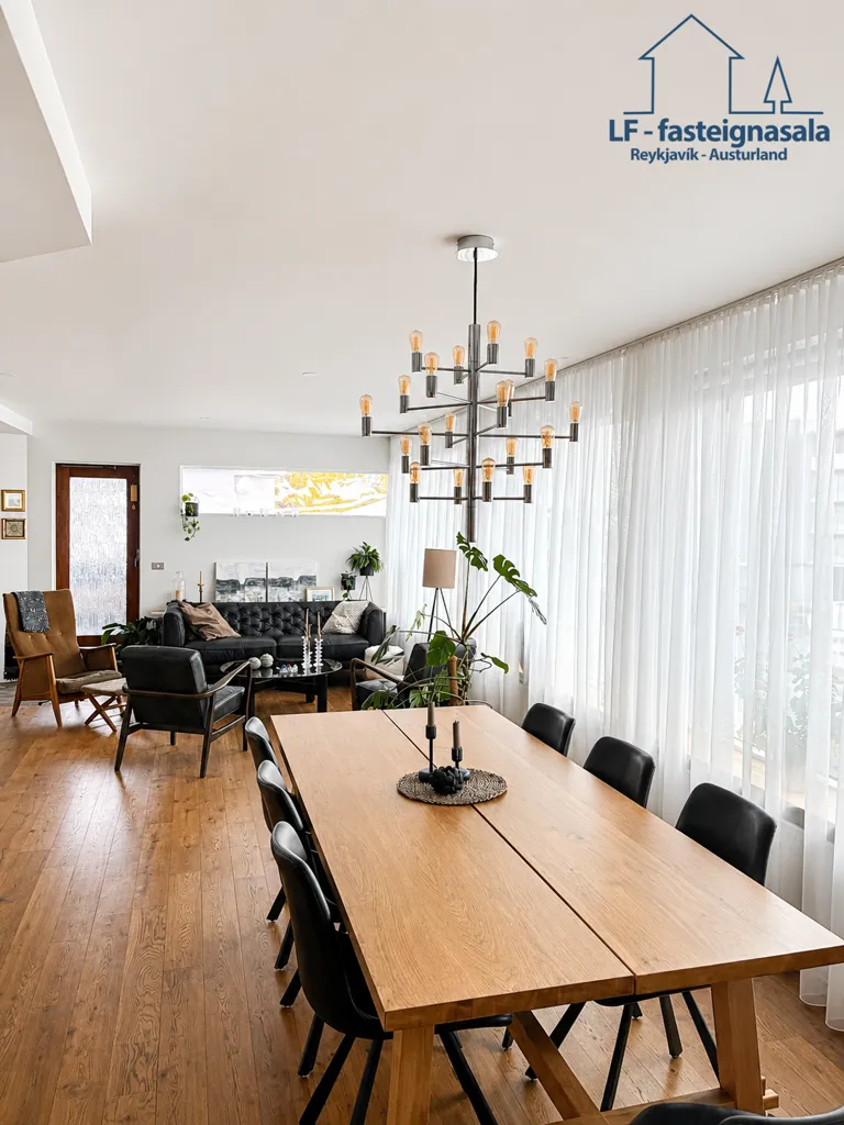 Sala da pranzo - Triplex with Spacious Balconies in Egilsstaðir