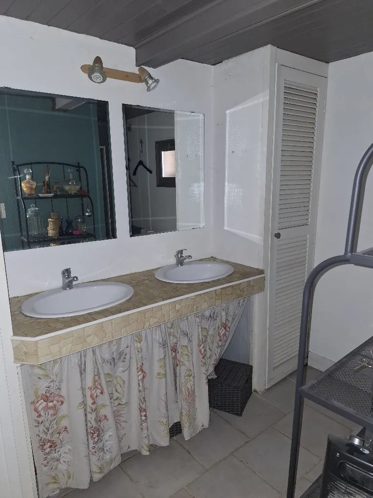 Vannitoad - House with Independent Flat in Terrasson