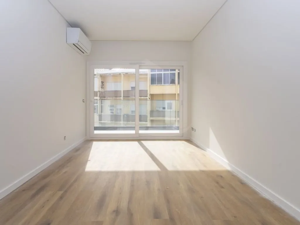 Toad - Luxury Penthouse with Bay View in Almada
