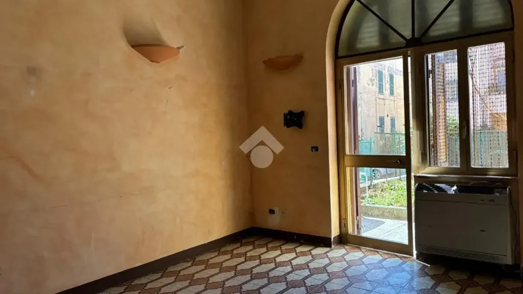 Entrée - Ground Floor Apartment with Garden in Cave