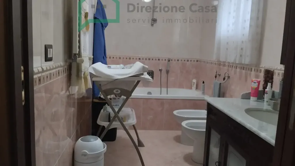 Salles de bain - 3-Room Apartment with Balcony in Naples