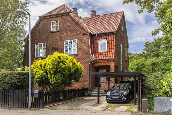 Välivaade - 1918 Villa with Garden in Frederiksberg
