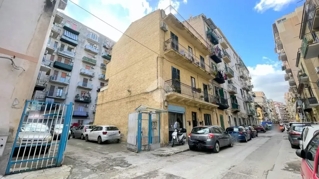 Välivaade - Three-Bedroom Flat with Balcony in Palermo