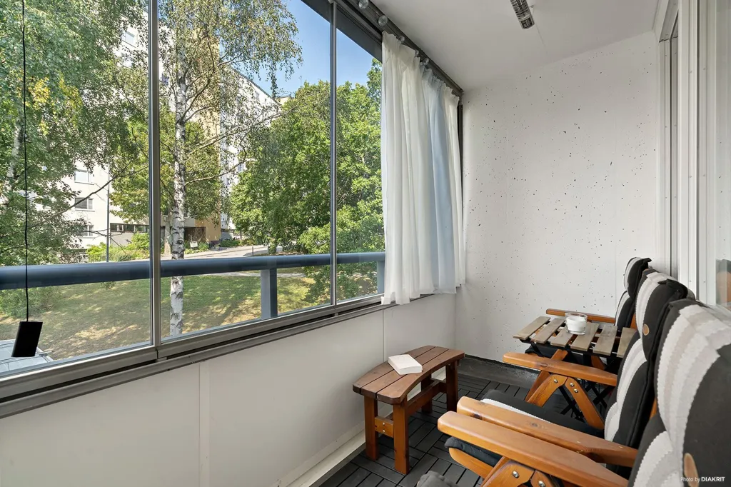 Balcone - 4th Floor Apartment with Large Balcony in Kallhäll