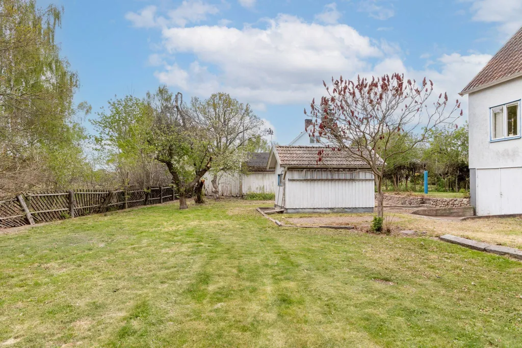 Aed - Villa with Garden in Popular Area