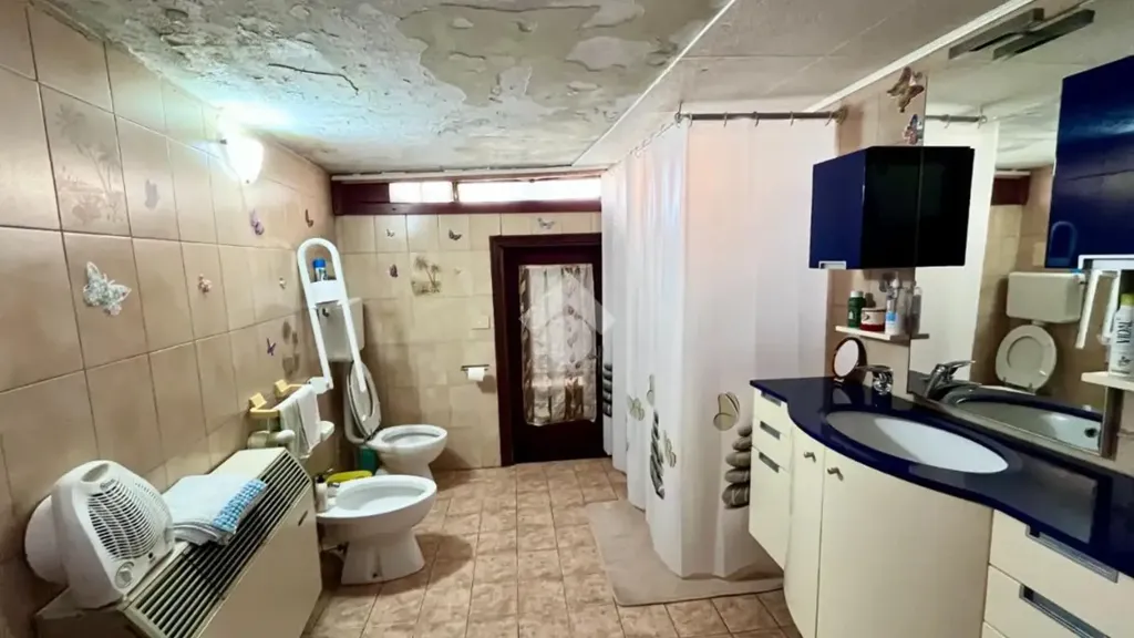 Salles de bain - Bifamiliare with Terraces in Adro