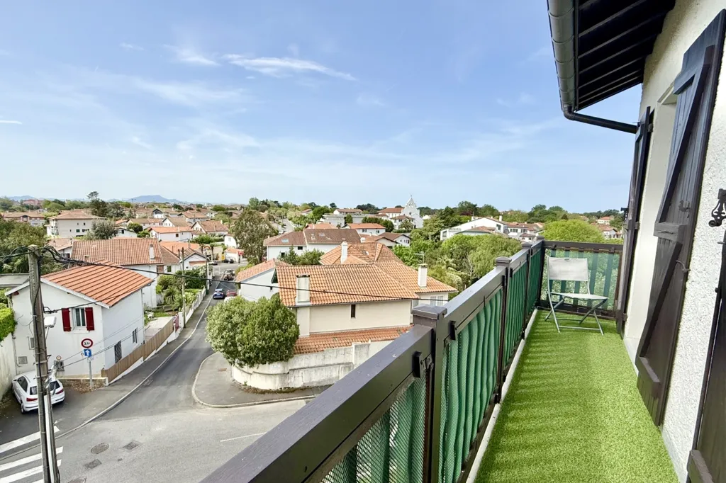 Rõdu - Duplex with Mountain View in Anglet 5 Cantons