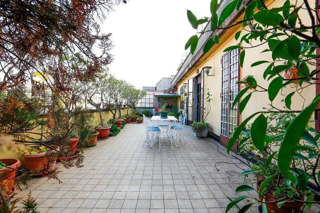 Terrasse - Luxury Penthouse with Balcony in Milan