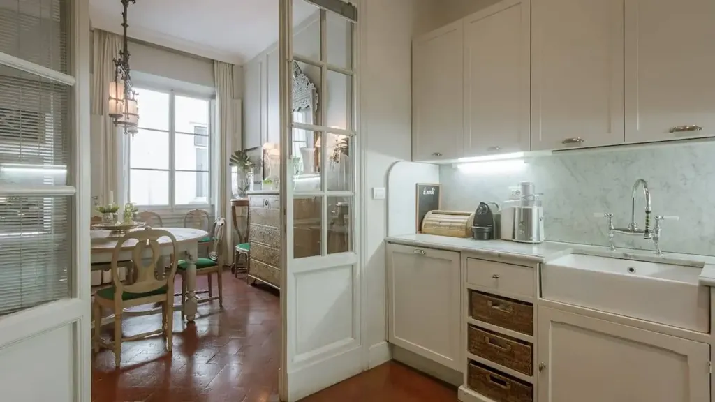 Kitchen - Historic Apartment with Frescoes in Florence
