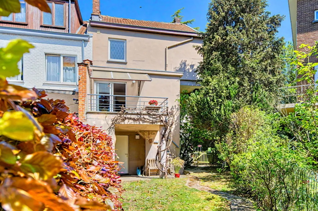 Aed - Retro House with Terrace in Uccle