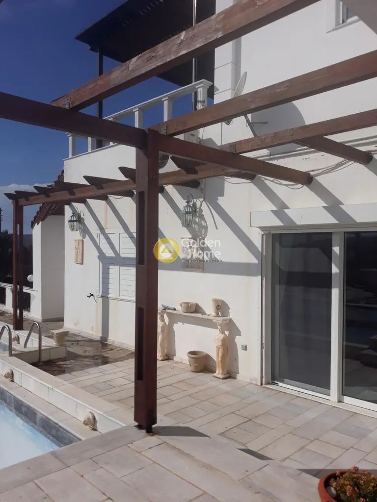Piscine - Villa with Sea View in Koropi