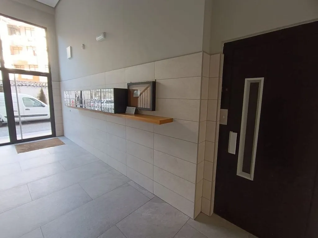 Entrée - Apartment with Balcony in El Parque, Torrelavega