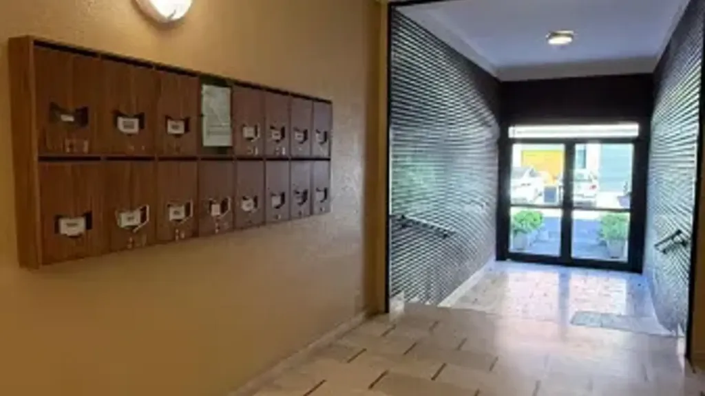 Entrée - Apartment with Balcony in Rometta, Sassuolo