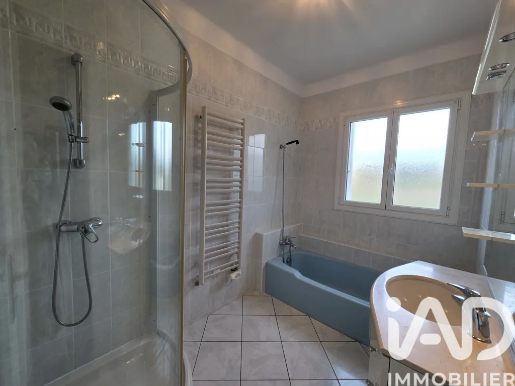 Salles de bain - Maison avec Balcon et Jardin à Herbignac