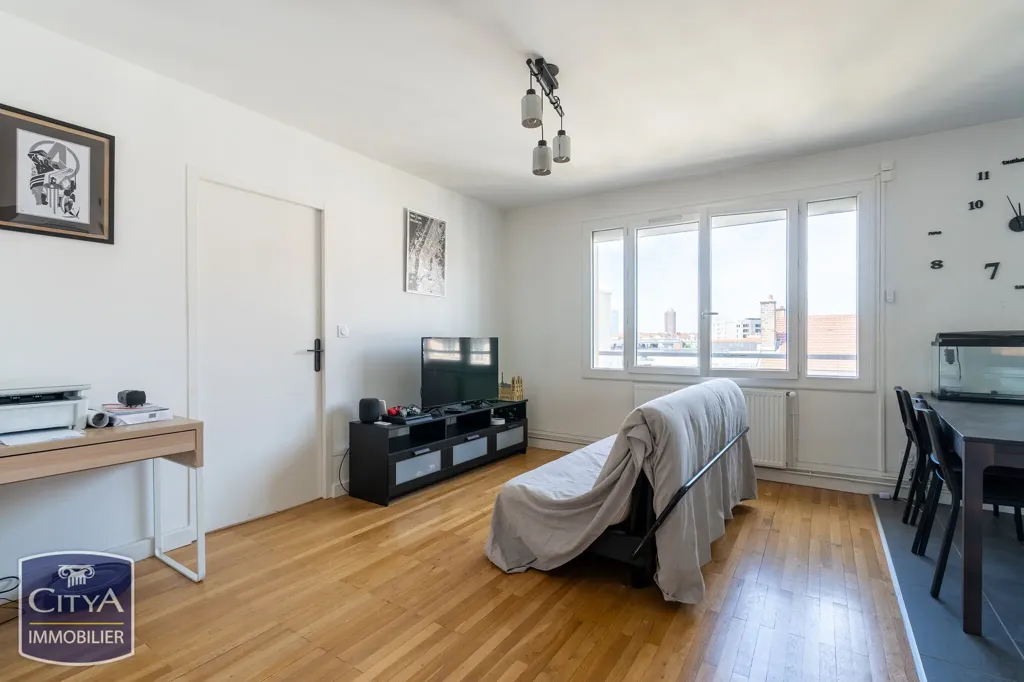 Séjour - Appartement 3 Chambres avec Séjour Lumineux à Lyon 7e