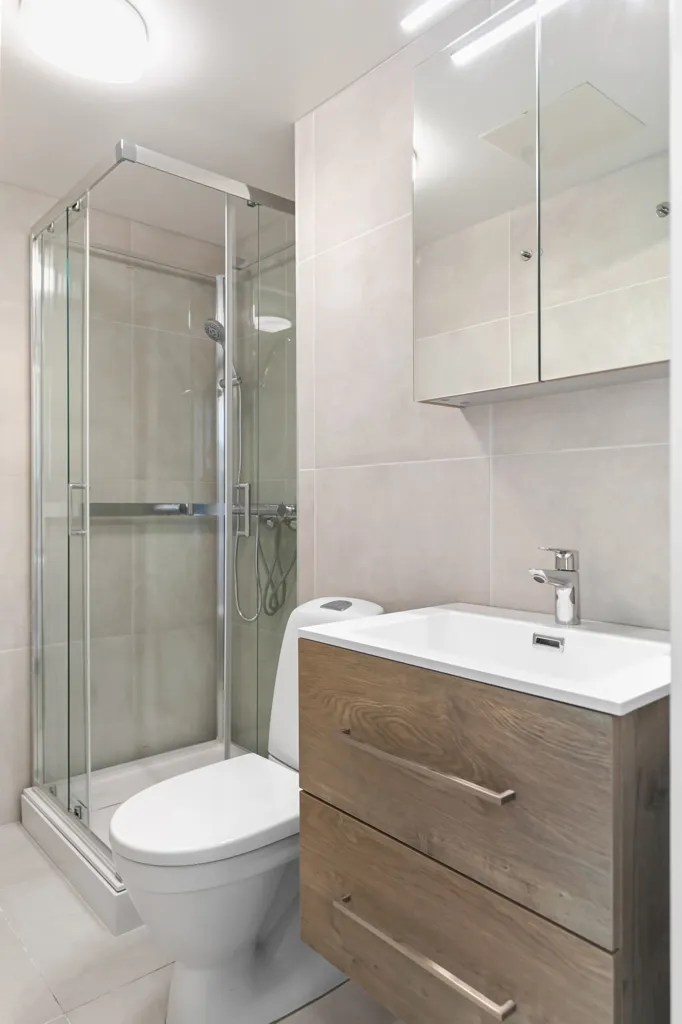 Bagni - 3-Bedroom Apartment with Balcony in Grünerløkka