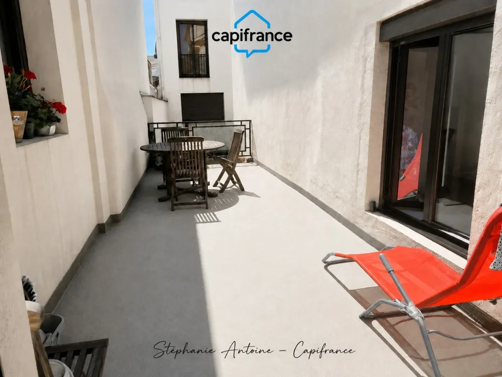 Terrass - Spacious 6-Piece Apartment with Terrace in Orthez Centre