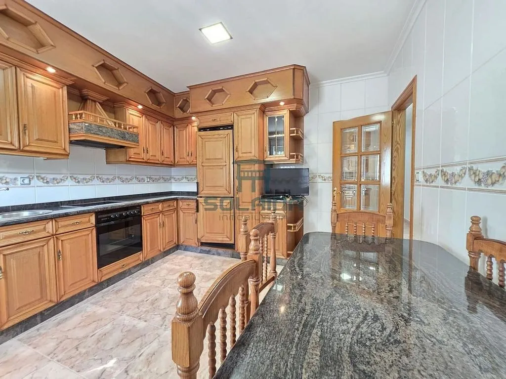 Cuisine - Chalet with Terraces in Merca, A Coruña