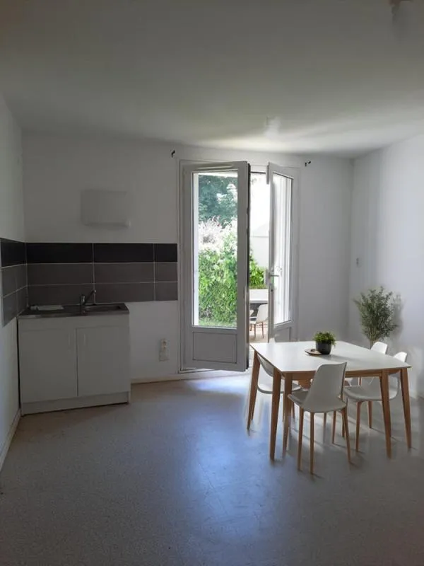 Salle à manger - Studio en Rez-de-Chaussée dans Résidence Calme à Saint-Siméon-de-Bressieux