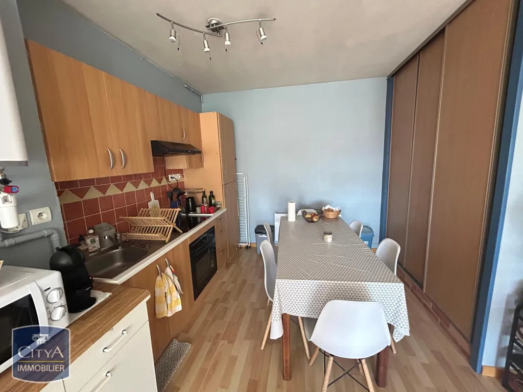 Köök - Meubled 2-Bedroom Apartment in Laval