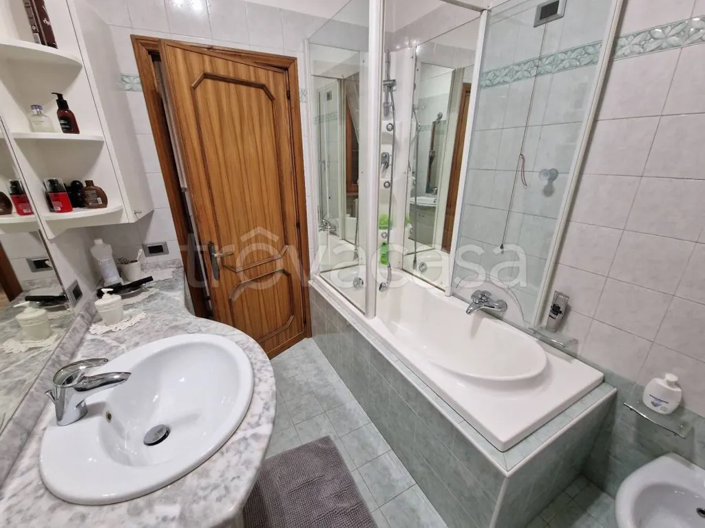 Salles de bain - Villa with Lake View in Magione