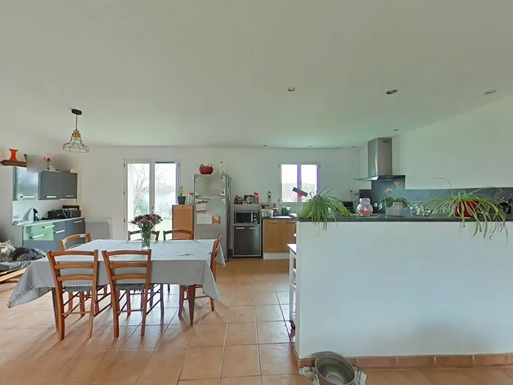 Söögituba - Detached House with Garden in Continvoir