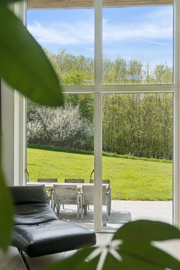 Séjour - Modern House with Stringent Architecture in Stouby
