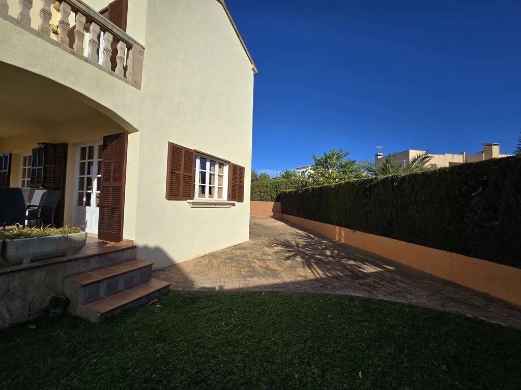 Terrasse - Town Villa with Pool in Sa Coma, Mallorca