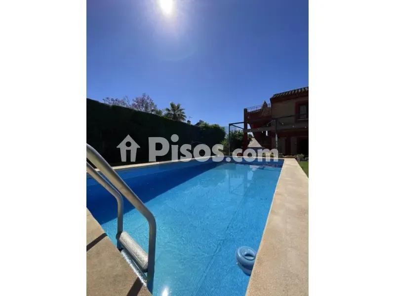 Bassein - Spacious Villa with Pool in Cerros de Montequinto