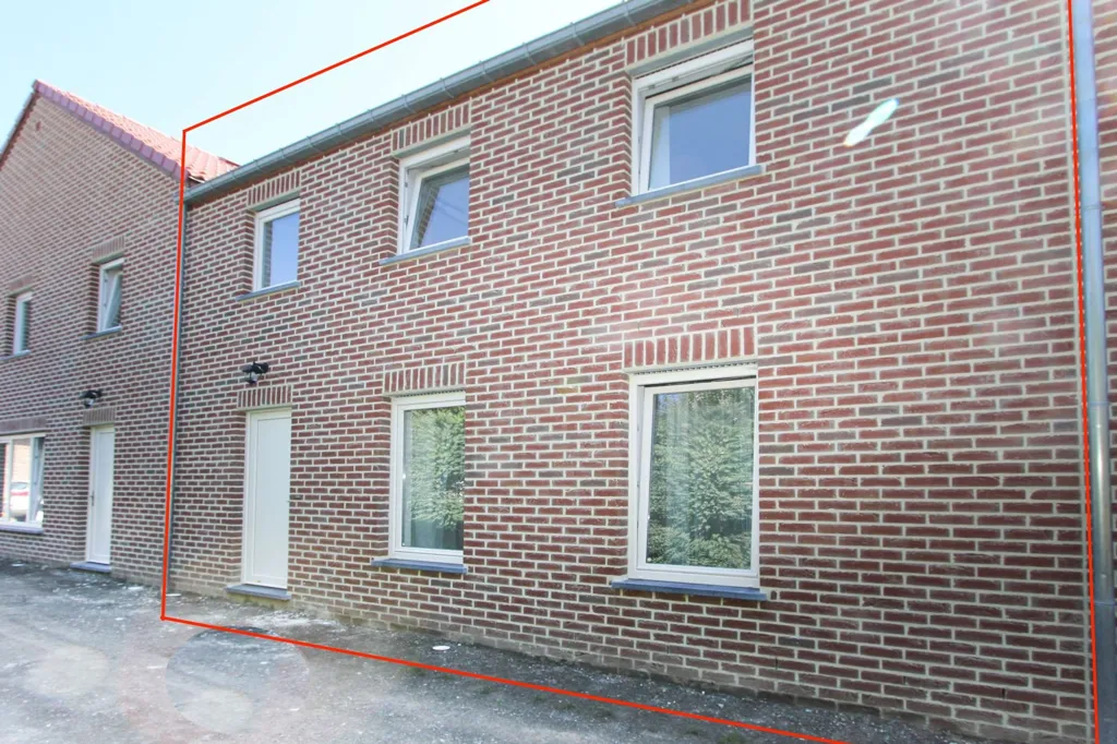 Extérieur - Maison Récente avec Parking Proche Centre-Ville