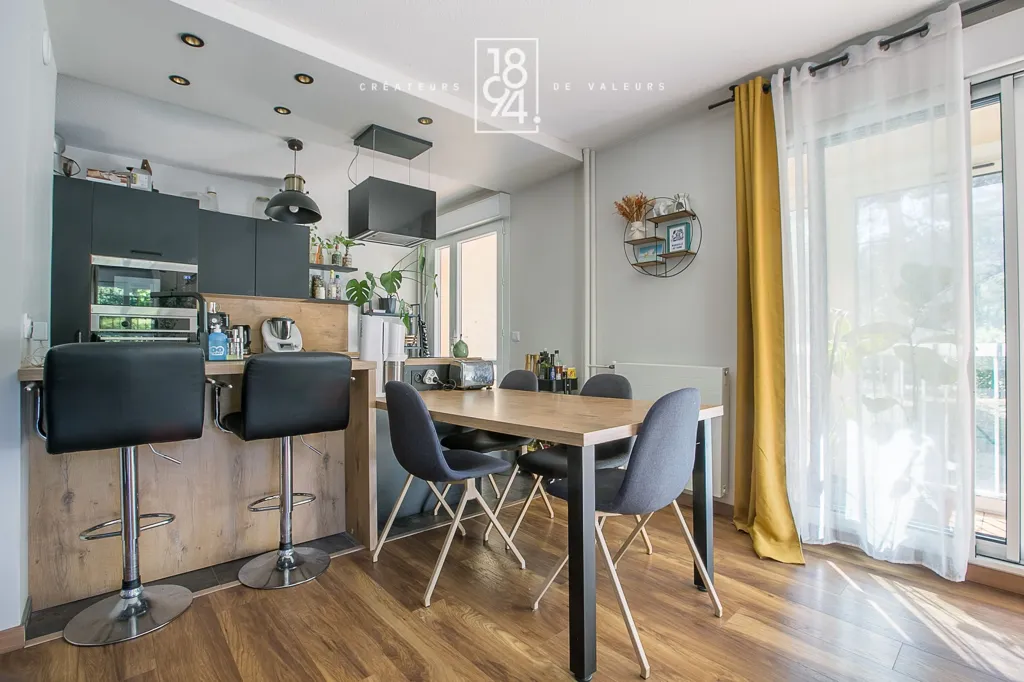 Söögituba - Refurbished 3-Bed Flat with Balcony in Château Saint-Cyr