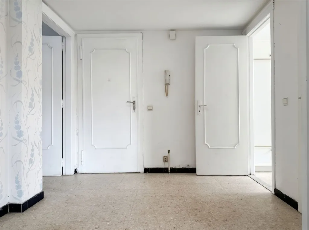 Toad - Apartment with Terrace in Molenbeek-Saint-Jean