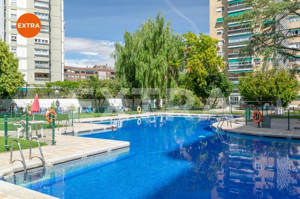 Piscine - Reformated Apartment with Views in Chamartín