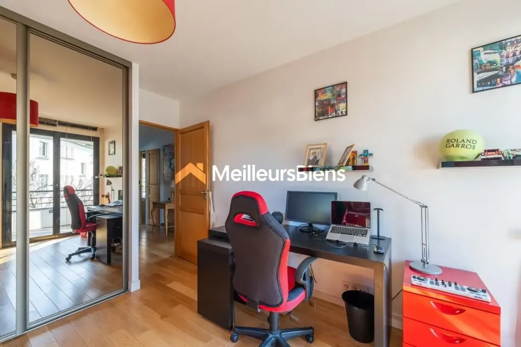 Kabinet - Architect-Designed Home with Garden in Saint-Cloud