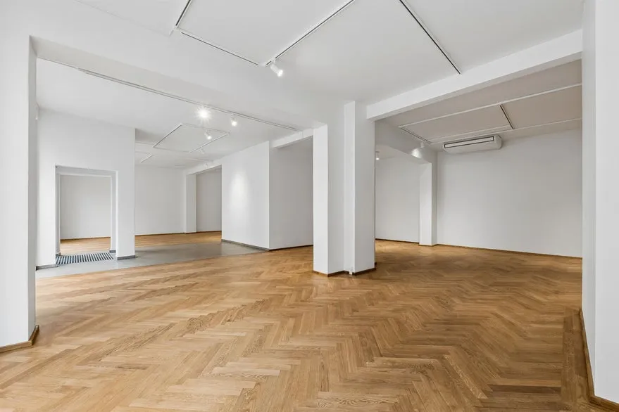 Pièces - Renovated Retail Space with Showroom in Skive