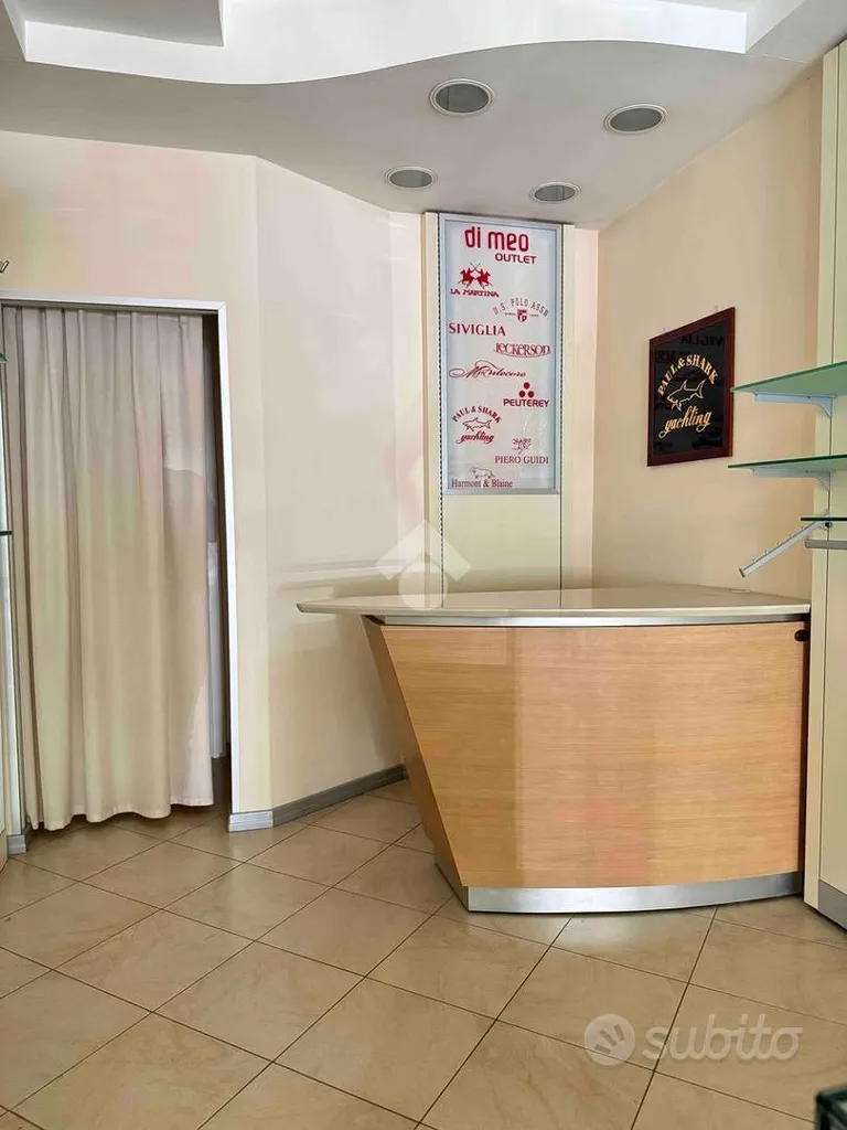 Esik - Commercial Space with High Visibility on Main Street, Venafro