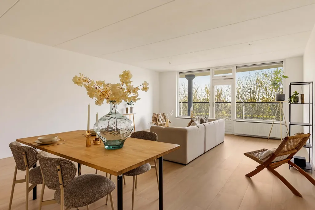 Salle à manger - Apartment with Balcony in Diemen