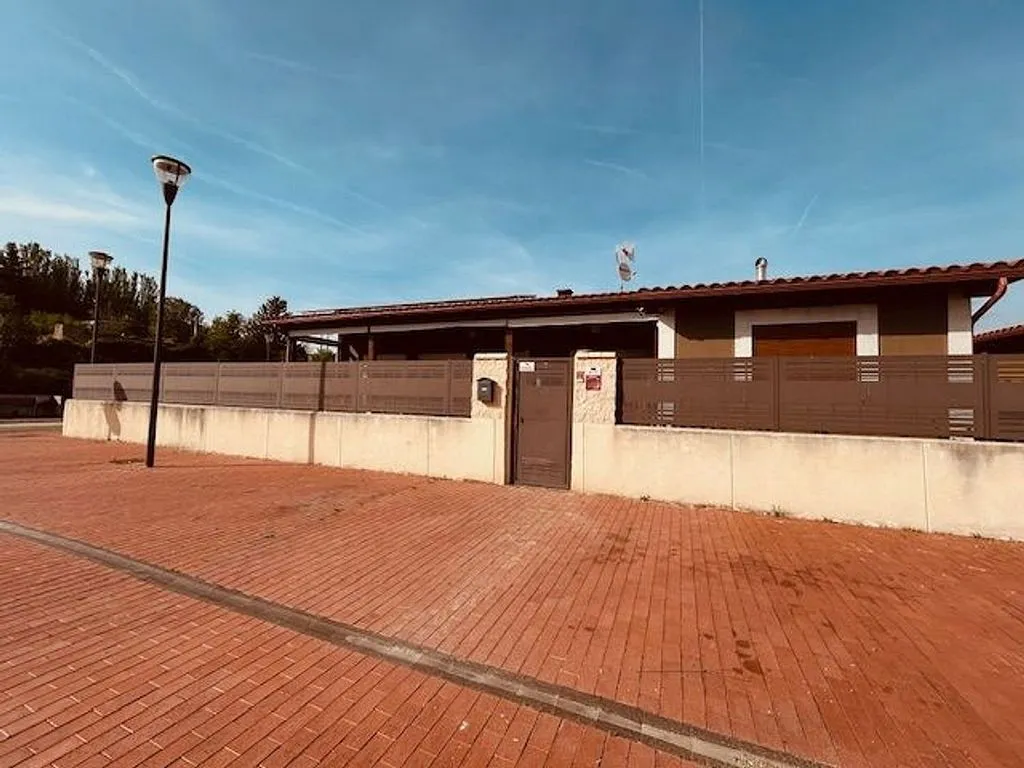 Välivaade - Chalet with Terrace in La Plana