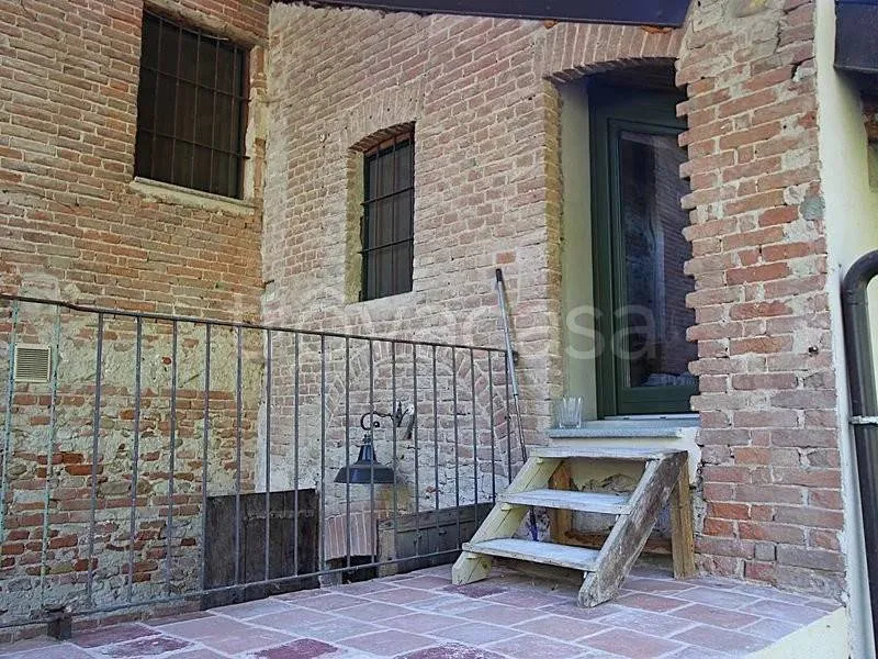 Rõdu - Restored Cascina with Pool in Cherasco