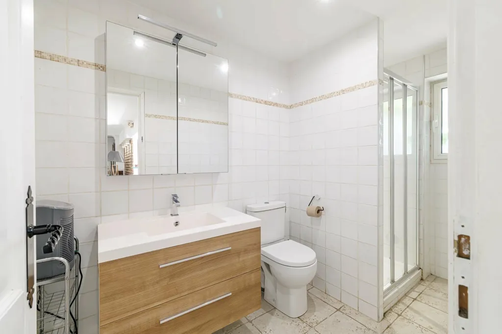 Vannitoad - Charming 1920s Villa with Pool in Vence