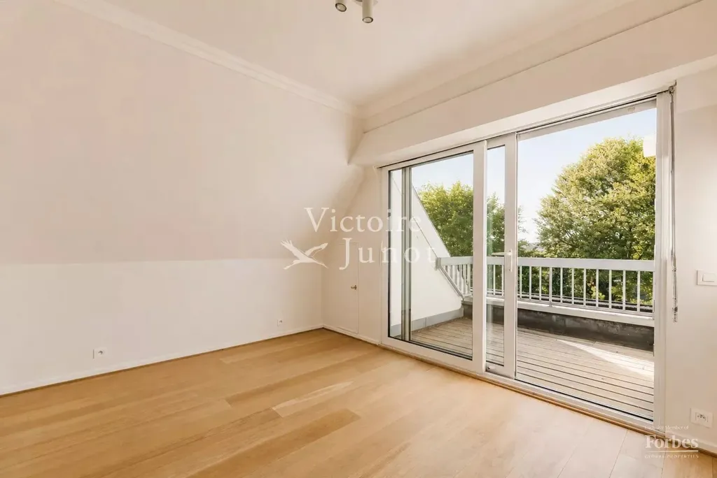 Pièces - Penthouse avec Terrasses dans le Quartier Statuaire