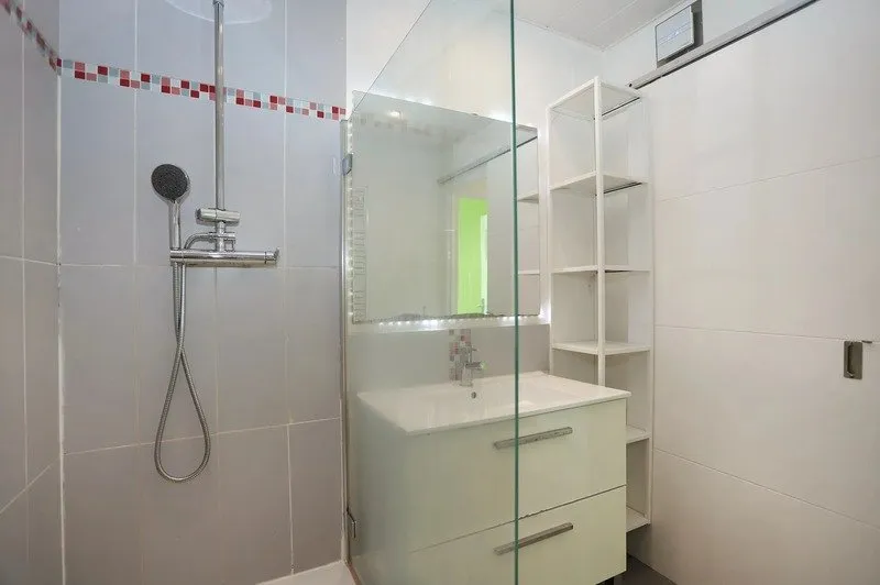 Bagni - 4-Piece Flat with Balcony in Rennes