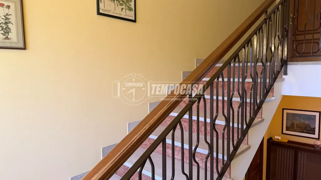 Pièces - Maison 8 pièces à IT