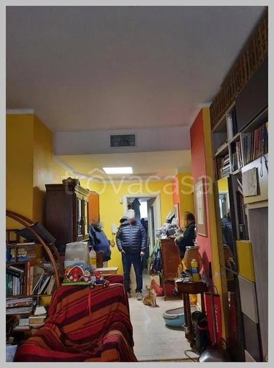 Elutuba - Auction Apartment with Balcony in Turin