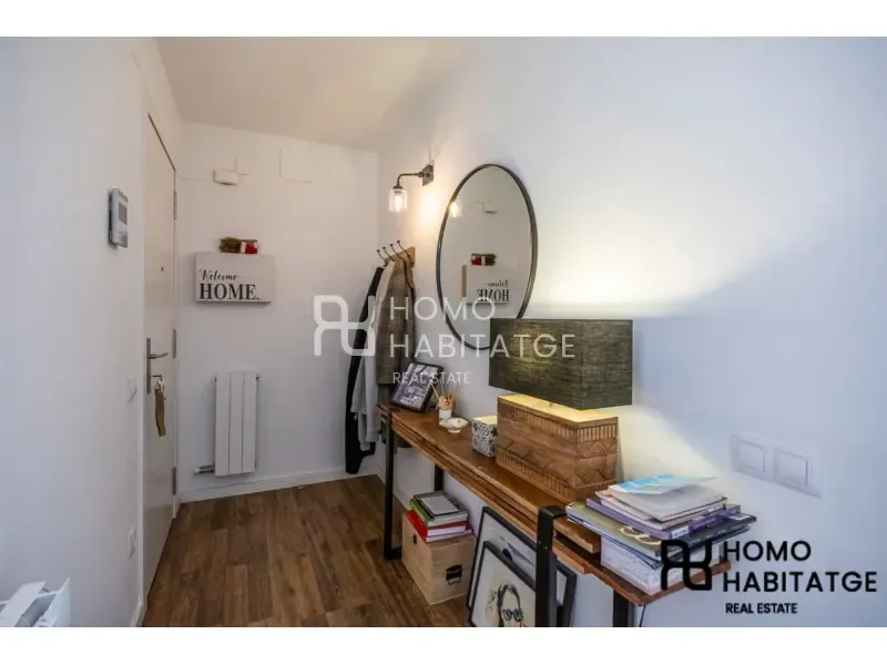 Entrée - Reformed Duplex with Terrace in Gràcia, Sabadell