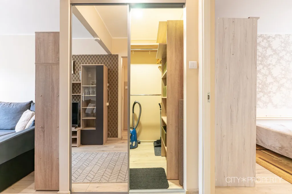 hallway_entrance