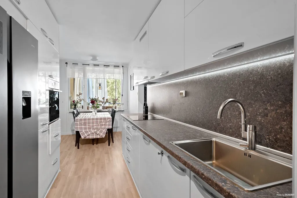 Cucina - 4th Floor Apartment with Large Balcony in Kallhäll